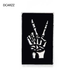 Broches Broches DCARZZ Squelette Main Broche Broche Médical Vintage Bijoux Anatomique Cadeau Hommes Noir Émail Épinglette Métal Médecins HKD230807