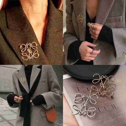 Broches, broches Designer luxe style élégant simple géométrique broche femmes haut de gamme tempérament luxueux personnalité Lowell costume manteau broche U6CZ