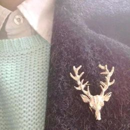 Alfileres Broches Broche de aleación de moda Unisex Animal de Navidad Ciervos lindos Astas Cabeza Pin Bufanda Abrigo Solapa Joyas