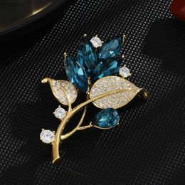 Pins broches modefabrieksreeks kristallen armband voor vrouwen 2024 microset zirkoon blad kleding jas juwelen accessoires wx