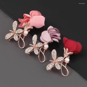 Pins broches mode eenvoudige metalen strass imitatie parel vlinder rozen bloembroche vrouwelijke pin creatieve corsage accessoires marc22