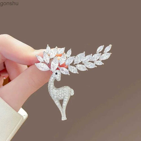 Broches épingles à la mode toutes ramines Broche de cerf sika adaptée aux femmes en cristal argent en or bijoux de Noël animal wx