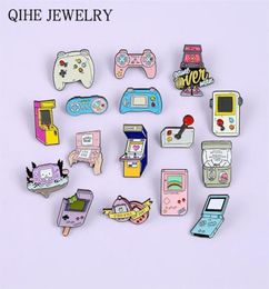 Broches Brooches Game Lovers Pet Handheld Console Robot Gashapon Machines Gamepad sur les badges bouton des broches en émail des années 90276N8935709