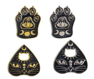 Broches broches Gothic Magic Cat Brooch Ematel Pin Witch Footprints Moon Star Jewelry25003138160