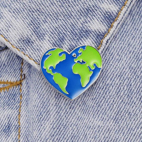 Alfileres Broches Verde Tierra Corazón Mapa del mundo Etiqueta Alfileres Broches de aleación Sombrero Bolsa de ropa Esmalte Pin Insignia conmemorativa de viaje Regalos de joyería unisex Z0421