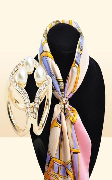 Épingles broches Coréen Arrivée Joker Pearl Scarf Clip à trois anneaux Décoration en strass Buckle pour femmes bijoux costumes62980372470725