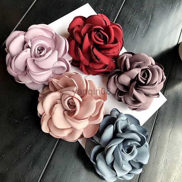 Alfileres Broches Tela coreana de alto grado Camelia Flor grande Escenario Broches de doble uso Traje Collar Broche Aguja Pin de solapa para mujer Accesorios HKD230807