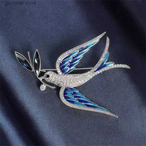 Broches Broches de luxe bleu llow oiseau broches pour femmes Anti-éblouissement cristal incrusté strass mode broche broches bijoux cadeaux Y240329