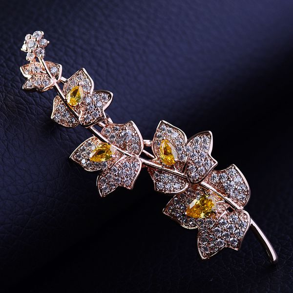 Broches Broches De Luxe Zircon Feuille D'érable Longue Broche Broches pour Femmes Plante Broches Costume Écharpe Pardessus Broche Broche Accessoires De Mariage Cadeau De Noël 230630