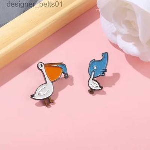 Pins Broches ly Cartoon Dier Vogel Vis Emaille Pin Broche Grappige Lel Kleding Metalen Badge Rugzak Hoed Vrouwen Kids Gift vrienden GroothandelL231120