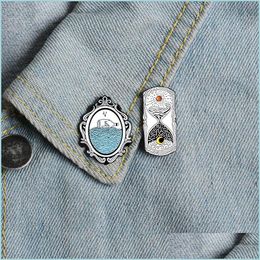 Pinnen broches magische spiegel email pin eenvoudige zon en maan zandloper tijd gepasseerd badge broches shirt jassen tas revers sieraden frie dh5yn