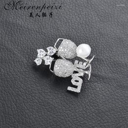 Pinnen broches meirenpeizi luxe wijnglas broche puur koper materiaal hoogwaardige zirkoon strass rhinestone ingelegde stro bloem goud zilver Seu222