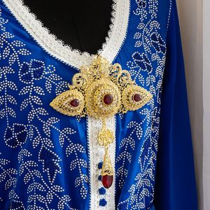 Pins Broches Marokkaanse holle bloem ontwerp luxe stijl Arabi Kaftan Crystal Pin Bijou vergulde trouwjurk broche sieraden 231208