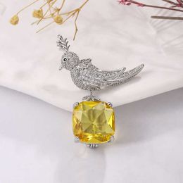 Alfileres Broches Nueva llegada de alta calidad Cubic Zirconia Bird Ice Cube Jewelry Chest regalo