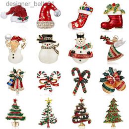 Pins Broches Nieuwjaar Kerst Broche Voor Vrouwen Mode Sneeuwpop Kerstman Boom Herten Bel Hoed Strass Emaille Leuke Sieraden Kids geschenkenL231120