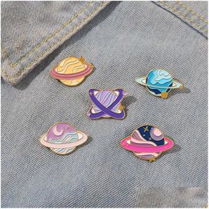 Pins Broches Planet Galaxy Emaille Leuke Cartoon Pins Star Moon Metalen Badges Tas Kleding Pin Up Sieraden Cadeau Voor Ruimte Liefhebbers Drop De Dhoe8