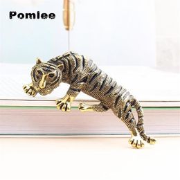 Pins Broches Pomlee 2021 élégant émail noir tigre zodiaque Animal 2 couleurs broche en métal broches pour femmes et hommes accessoires bijoux 2755