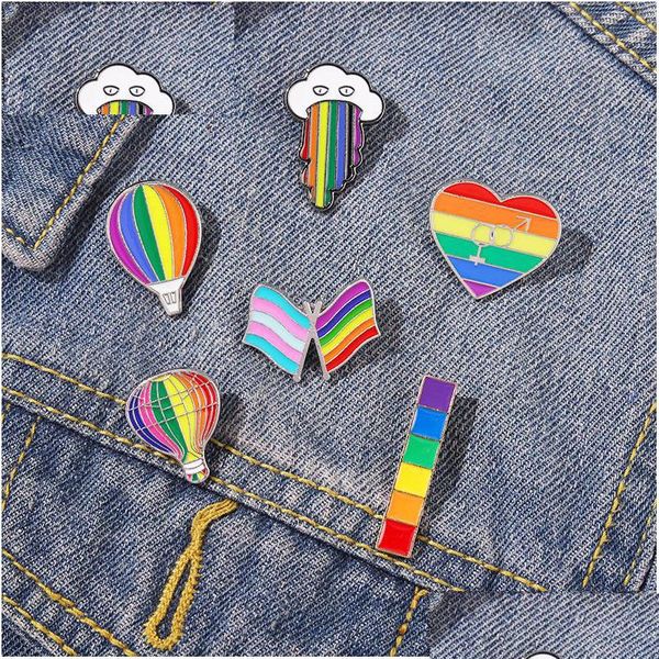 Alfileres Broches Colores del arco iris Esmalte Lindos alfileres de dibujos animados Globo de aire en forma de corazón Banner Insignias de metal Bolsa Ropa Pin Up Regalo de joyería