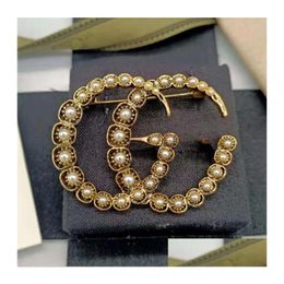 Broches Broches Simple Designer Ouble Lettre Géométrique Bronze Pull Costume Collier Broche Broche Mode Hommes Femmes Cristal Strass Pois Dhx8L