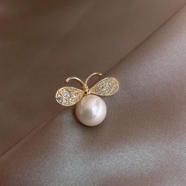 Alfileres Broches Spark Rhinestone Abeja Suéter para Mujer Mujer Aleación de color dorado Gran perla de imitación redonda Animal Abrigo Broche Accesorio 255k