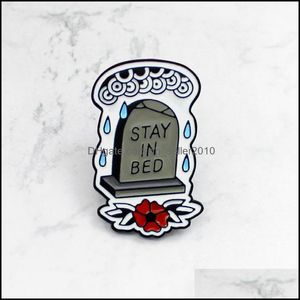 Broches Broches Tombstone Stay In Bed Cloud Raining Émail Broche Broches Décoration Dessin Animé Revers Denim Badge Halloween 6142 Q2 Drop Del Dhmjf