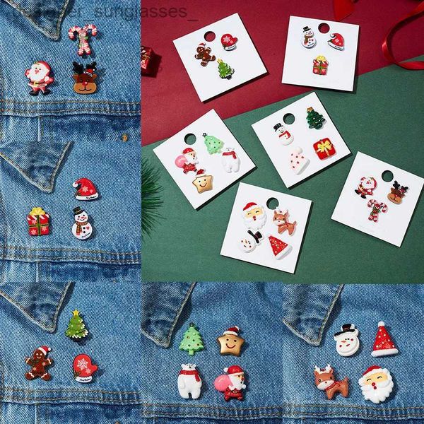 Broches Broches Tren Ensemble de broches de Noël avec par carte Béquilles du Père Noël Elk Acrylique Bonhomme de neige Chapeau Broche de Noël Badges Épingles pour femmes L231117