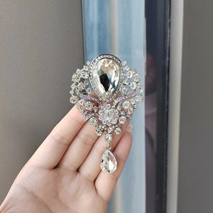 Broches Broches Eau Diamant Grand Décolleté Ovale Vintage Cristal Fleur Goutte D'eau Décolleté Mode Femme Brillant Accessoires Bijoux Cadeaux 231206