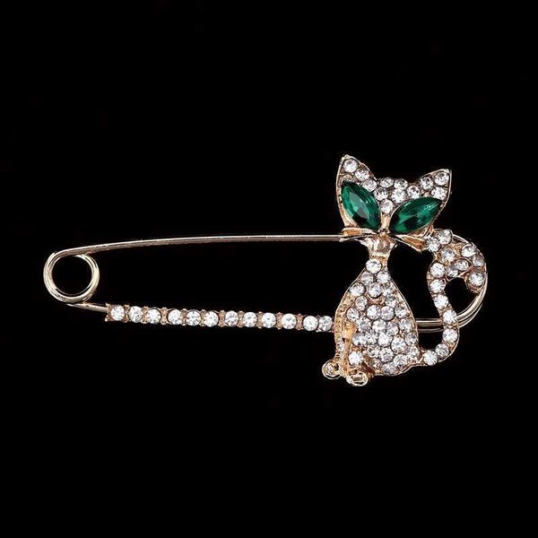 Alfileres Broches Moda para mujer Cofre Animal Gato Cofre Ojos verdes Cristal Gato Cofre Pin Joyería Rhinestone Nupcial Regalo de boda Lujo G220523