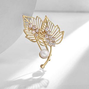 Broches Broches Simple Perle Cristal Double Feuille D'arbre Femmes De Luxe Or Jaune Zircon Alliage Plante Broche Goupille De Sécurité G230529