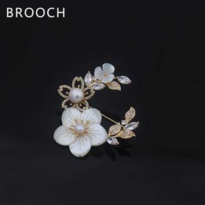 Broches Broches Femmes simple coquille cristal fleur luxe or couleur zircon alliage plante broche goupille de sécurité G230529