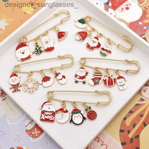 Alfileres Broches XEDZ Colección navideña Broche Papá Noel Calcetín de nieve Pingüino Colgante de luna Alfileres de moda Accesorios de joyería navideña GiftL231117