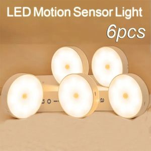 PIR Motion Sensor LED Night Light USB -oplaadbare lamp voor keukenkast Garderobe trap draadloze kast 240301