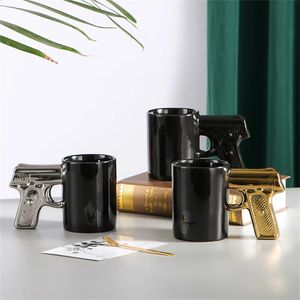 Tasse pistolet créative sûre et saine facile à nettoyer Texture délicate poignée confortable tasse tasse lisse et plate moule 3d tasse de glaçage 240113