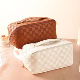 Plaid Cosmetic Bag PU Pillow Make-up zakje dames met grote capaciteit luxe wasbag multifunctionele reistoiletiekit Handtas 240422