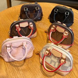 Porte-clés en cuir à carreaux, anneau, bijoux marron, pompon de mode, étui pour casque Bluetooth sans fil, porte-clés de voiture, porte-clés de mode, Alphabet fleur, accessoires petit sac mignon