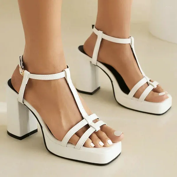 Sandales ordinaires Black Summer S Open White T Strap Designer Femmes Classic Shoes Classic Block High Heels Platform 177 Sandale Deigner Claic Shoe Talon 428 478