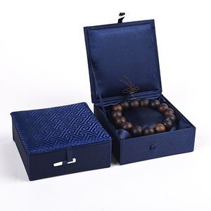 Plain Silk Brocade Cotton Filled Gift Boxes voor Armband Display Case Decoratieve verpakking Chinese Craft Cardboard Sieraden Opbergdoos