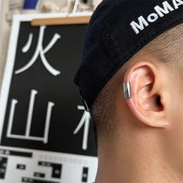 PLAATS Simple No-Piercing Ear Clips Futuristische lange high-end niche oorbellen Hip-Hop Fashion All-match sieraden Accessoires Geschenken