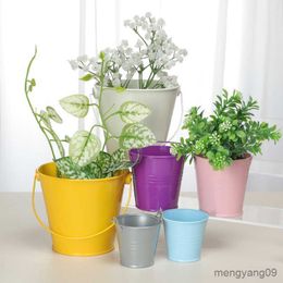 Plantadores Vasos de Metal Ferro Vaso de Flores com Alça Pendurado Varanda Jardim Plantador de Escritório Mini Balde Cesta de Doces Decoração de Casa R230621