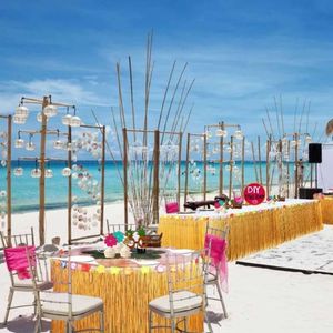 Planten en Hawaiiaanse strandbloemen DIY-tafel Tropische bruiloft Woondecoratie Benodigdheden Tafelrok