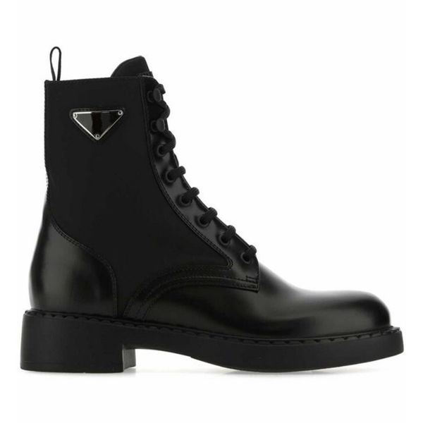 Botas de tobillo con cordones de diseñador de placa Botas de combate de cuero negro para mujer Botas de invierno de tacón plano Zapatos de mujer de plataforma y de alta calidad Botas de vehículos de motor de ocio