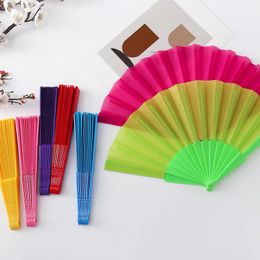 Plastic Bot Fan Chinese Stijl Dans Fan Effen Kleur Tai Chi Effen Patroon Ochtendoefening Craft Nieuwe Retro Chinese Opvouwbare Fan DIY 240305