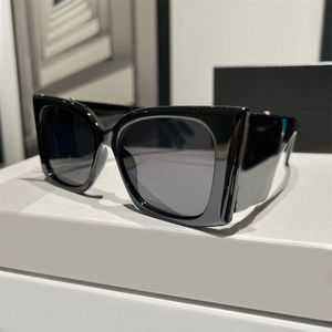 Lunettes de soleil design en plastique mode gafas de sol lettre calssical couleur unie métal hommes lunettes simplement surdimensionnées lunettes de soleil de luxe pour femmes noir PJ085 C23