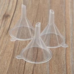 Plastic Trechter Mini Kleine Trechters Voor Parfum Vloeistof Essentiële olie vullen lege fles Verpakking Tool Bevel Flat 2 stijlen Thuis Use274G