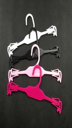 Cintre en plastique pour les cintres de sous-vêtements de soutien-gorge cintre de lingerie colorée DH97656542156