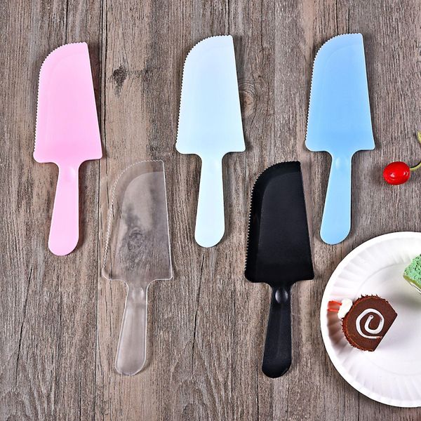 Cortador de pastel con cuchillo de plástico con herramientas de pastel dentadas, cuchillos desechables empaquetados individualmente, accesorios para hornear de cocina DIY RRB15736