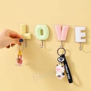 Plastic liefde gevormde hanger haken handdoek sleutelhanger hangers Engelse letter muur gemonteerde haak deurrek decoratie sleutelhouder bh8220 tqq