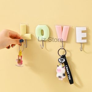 Plastique AMOUR en forme de cintre crochets serviette porte-clés chapeau cintres anglais lettre crochet mural porte support décoration porte-clés TH0683