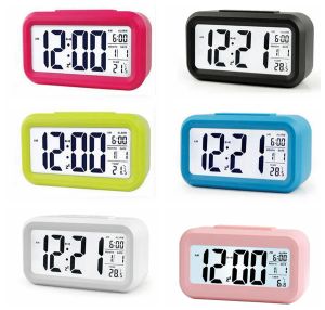 Plastic Mute-wekker LCD Slimme temperatuur Schattig Lichtgevoelige digitale wekkers aan het bed Snooze Nachtlampje Kalender Bureau Tafelklok