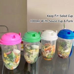 Plastic saladebekers met deksels voor de lunch Carry To Go Flesvormige saladecontainer met vorksausbeker